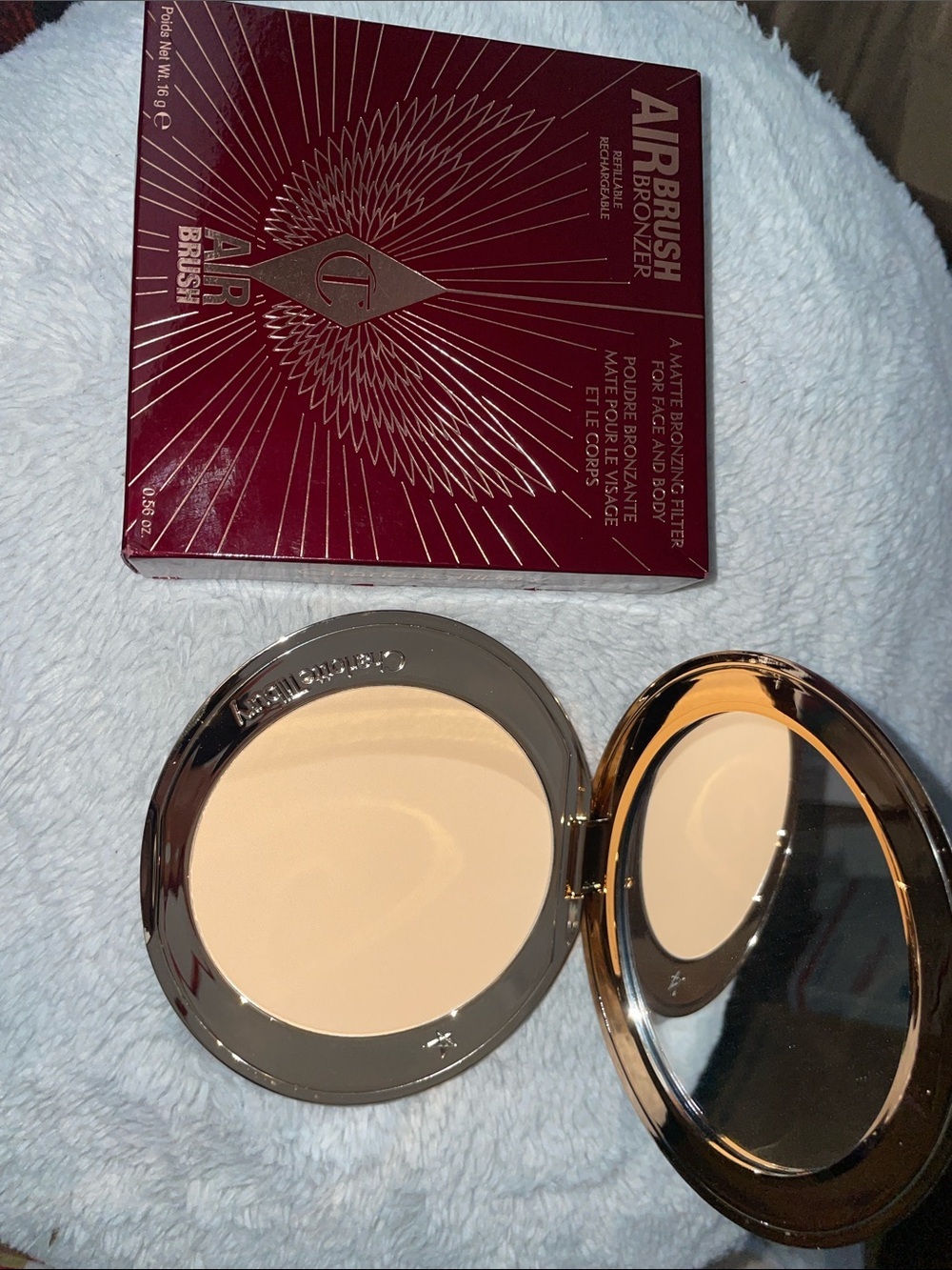 Charlotte Tilbury Airbrush Powder Compact - Light Beige